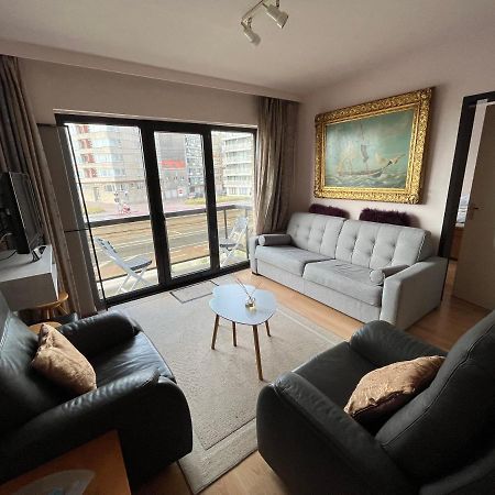 Frontaal Zeezicht In Appartement De Strandjutter Oostende Exterior foto