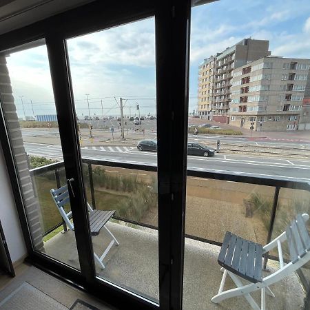 Frontaal Zeezicht In Appartement De Strandjutter Oostende Exterior foto
