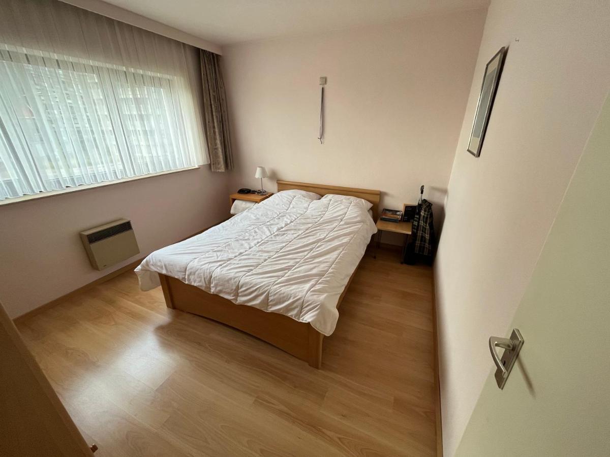 Frontaal Zeezicht In Appartement De Strandjutter Oostende Exterior foto